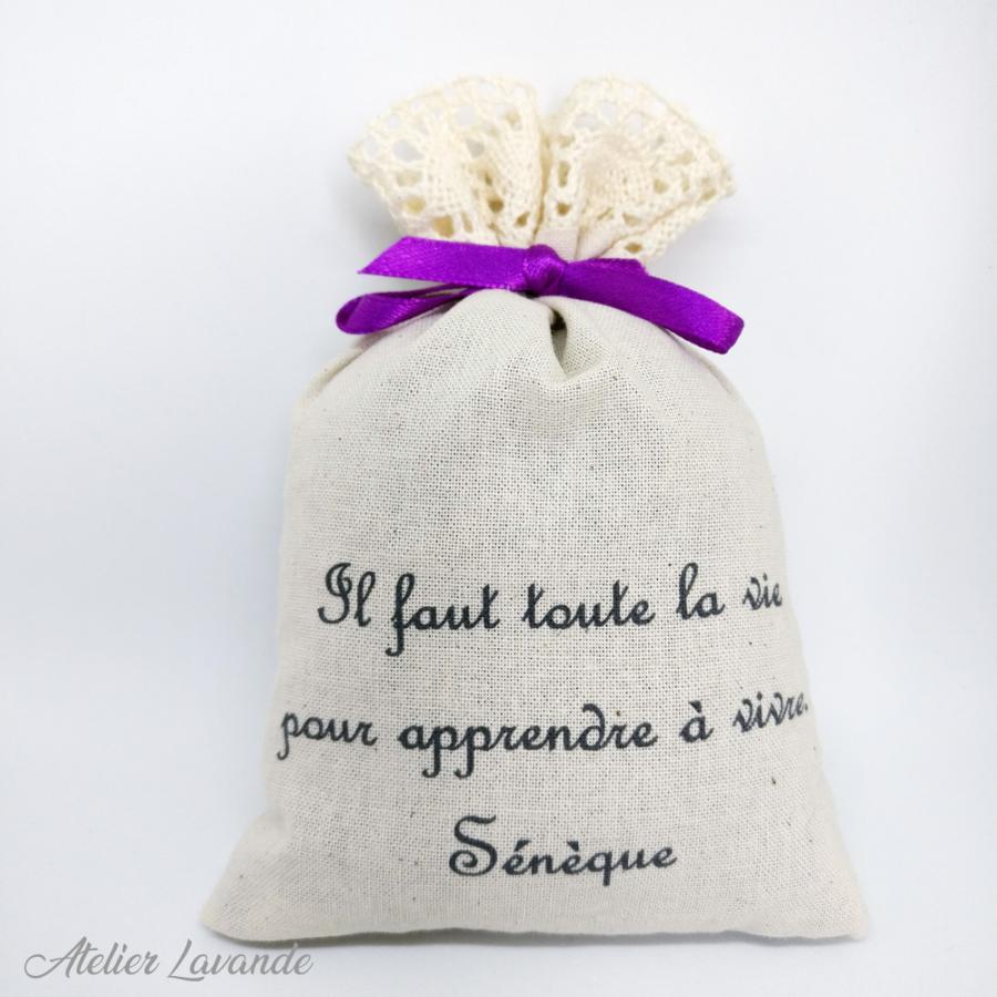 Sachet de lavande avec citation de Sénèque Sachet de lavande avec citation de Sénèque